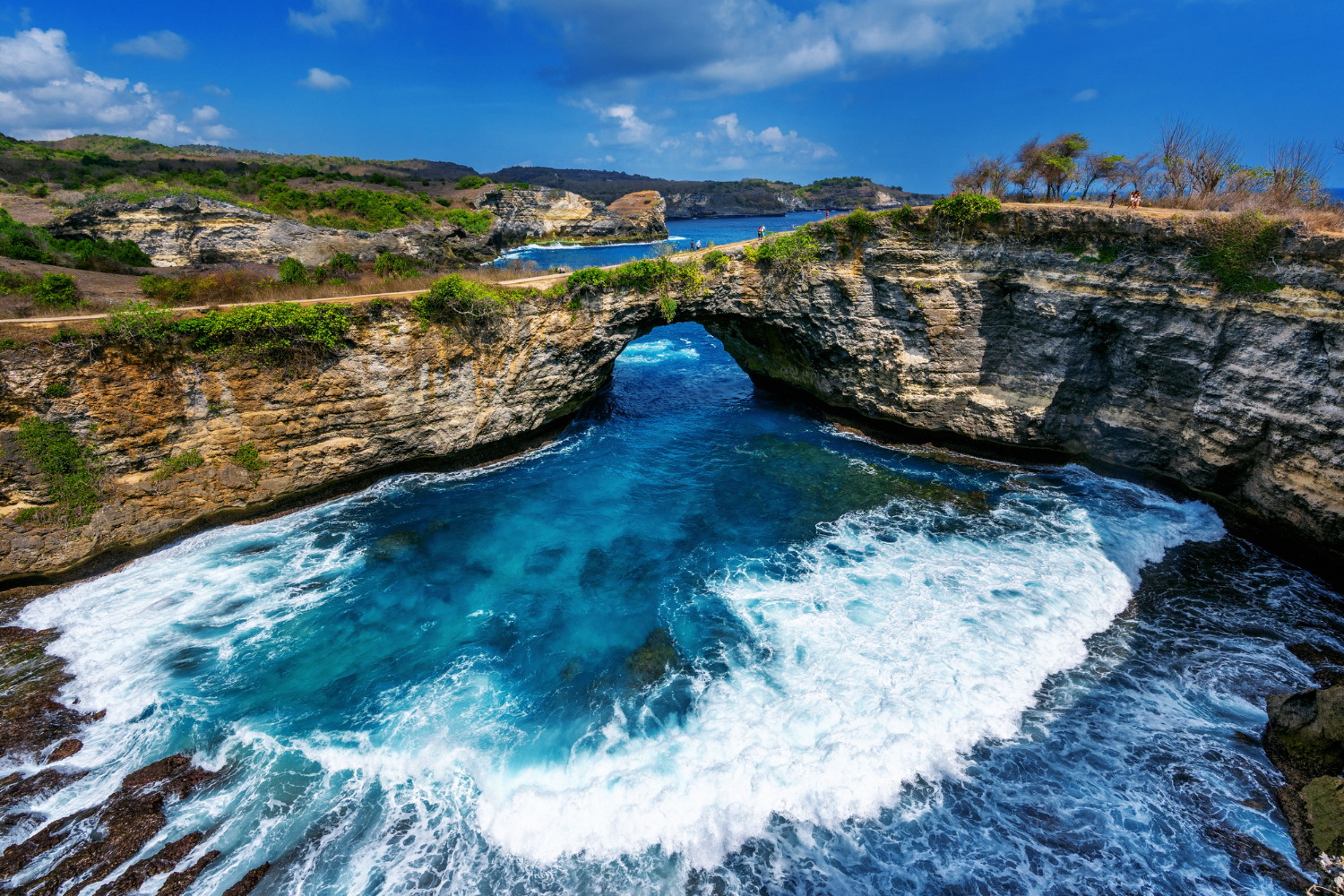 5+ Pantai Tersembunyi di Bali yang Menakjubkan